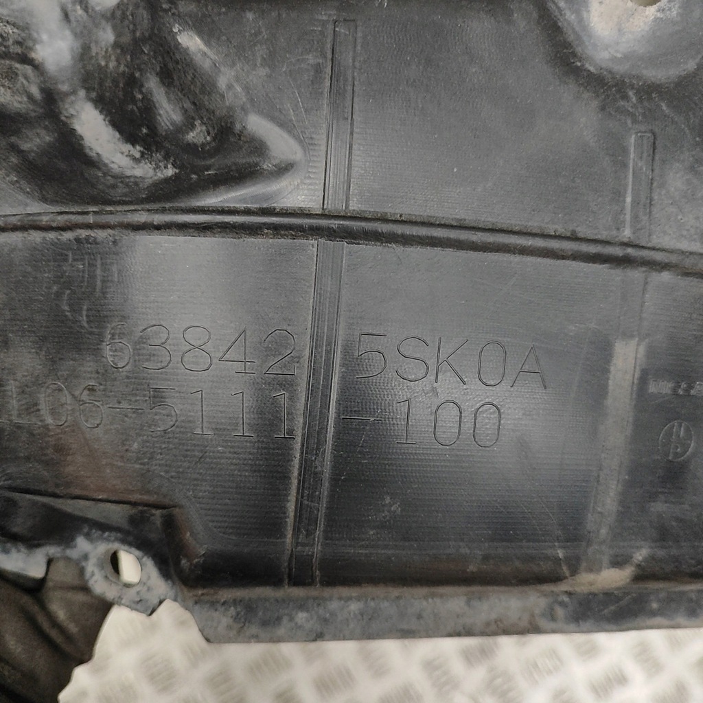 фото №7, Nissan leaf ii ze1 2018 правая сторона подкрылок передние