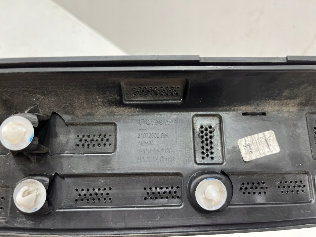 Купити Volvo polestar ii 2 молдинг накладка двері задній задня права 31672660 ідеальний стан!