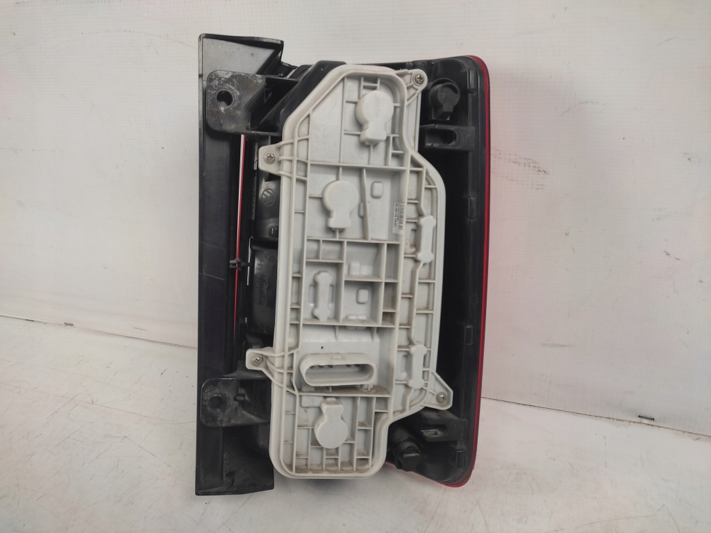 Vw caddy 3 рестайлинг  2 фара левая задняя задний  2015- led 2k1945095n с Разборки