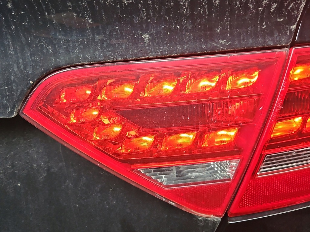 фото №1, Лампа задняя правая крышки багажника audi a5 8t 10r