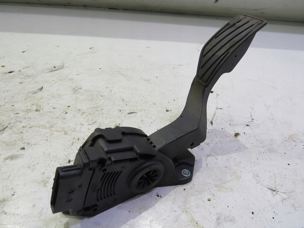 фото №1, Педаль газа потенциометр vitara iii 49400-68l01