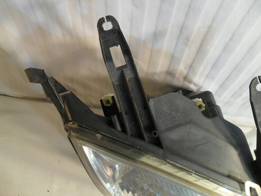 фото №11, Лампа правый перед eu 246898-00r ford fusion 2002-