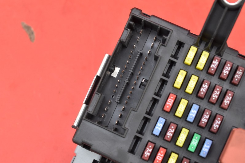 Коробка запобіжників 51778008 fiat linea 1.4 8v 77 km 06-12 Доставка