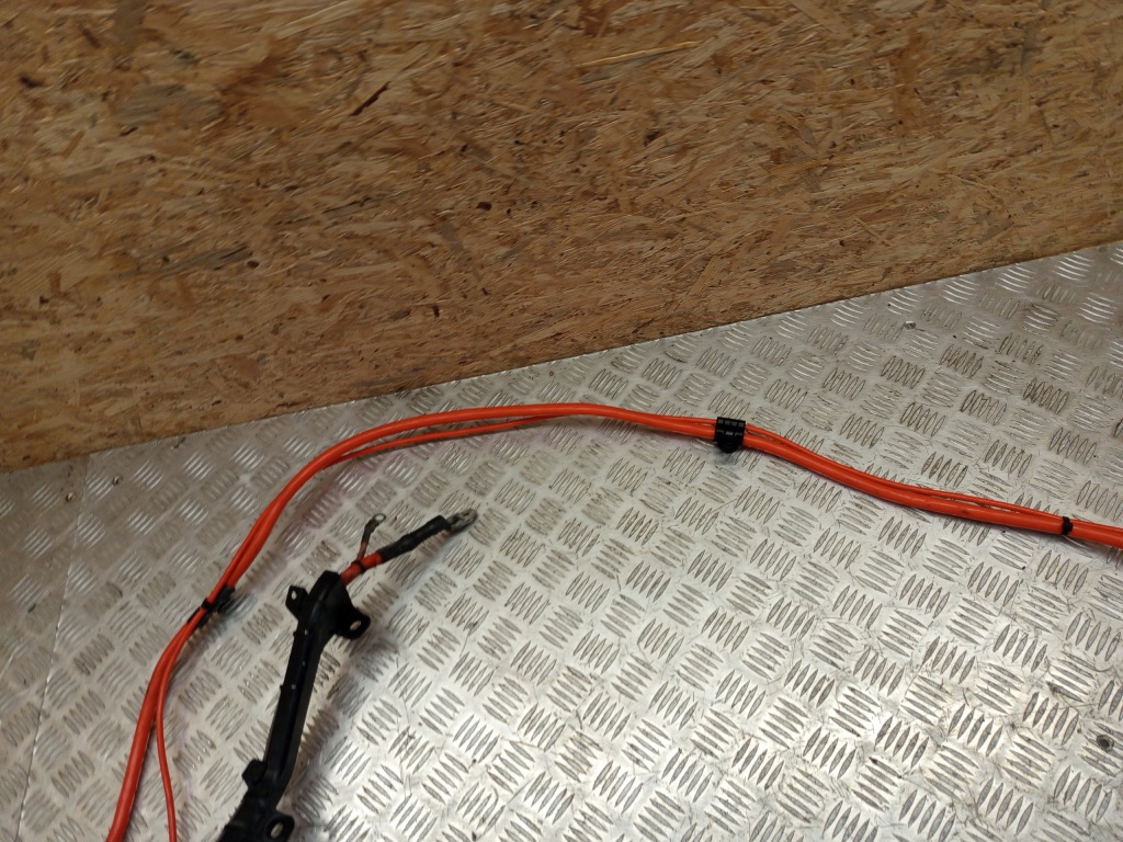 Bmw x1 e84 шланг плюсовий кабель акумулятор 9207514 Київ