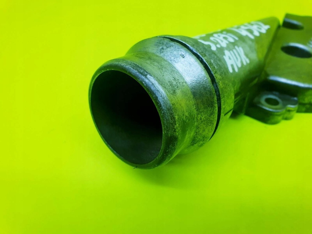 Патрубок рідина води кронштейн труби audi a6 c6 a4 b7 a8 2.4 3.2fsi 06e121161r Недорого