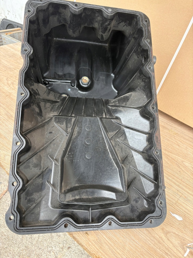 Купить Mercedes atego euro 4 год 2012 поддон масляная a9040103913