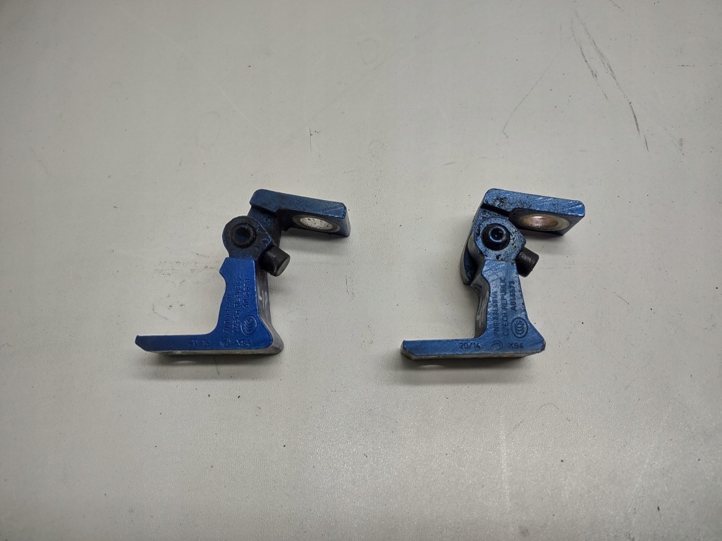 фото №1, Петля петли дверь skoda octavia iii 5e левая передний lf5w оригинал