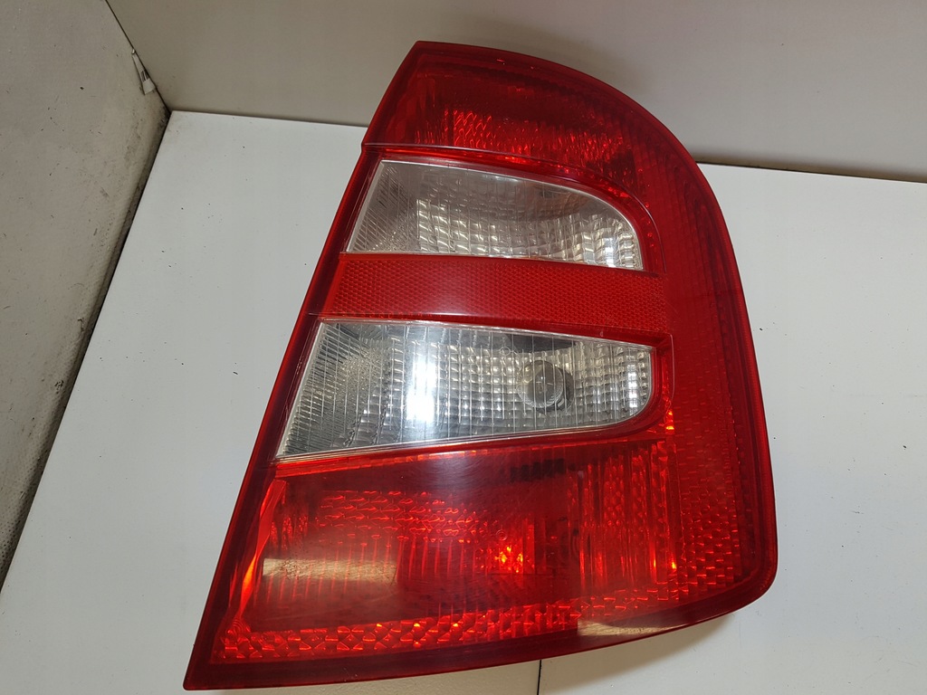 фото №1, Лампа права задня skoda fabia 1