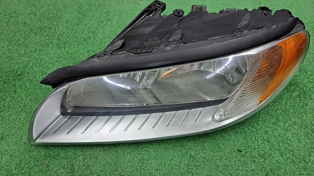 фото №1, Volvo s80 v70 xc70 лампа передняя обычная