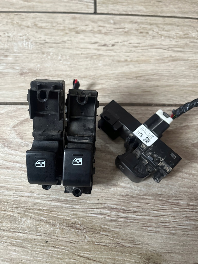 фото №1, Subaru forester iv 12- кнопка панель окон