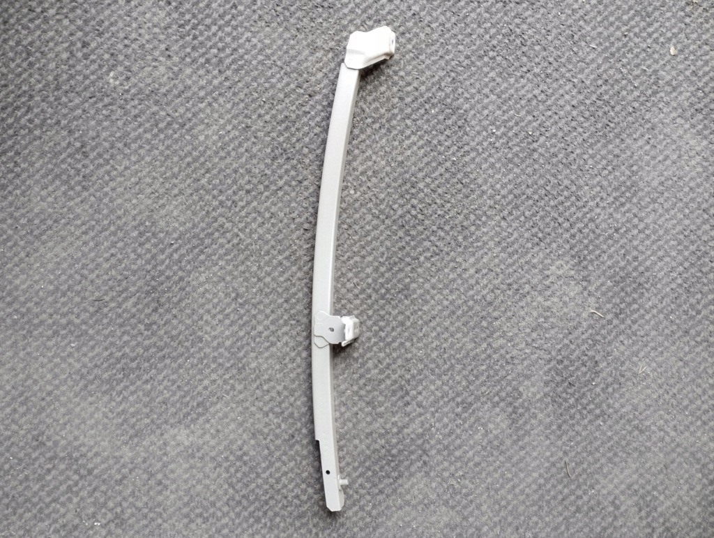 фото №1, Toyota yaris iii направляющая стекло правый задняя