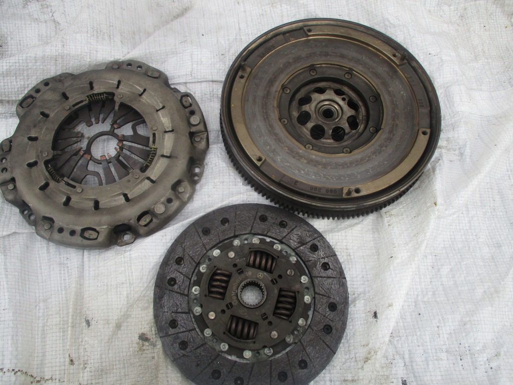 фото №1, Колесо двухмассовый mercedes w203 w204 w211 slk 1.8 k