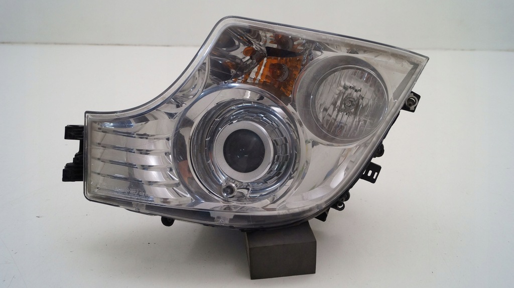 фото №1, Mercedes actros mp4 11- bi ксенон левый лампа