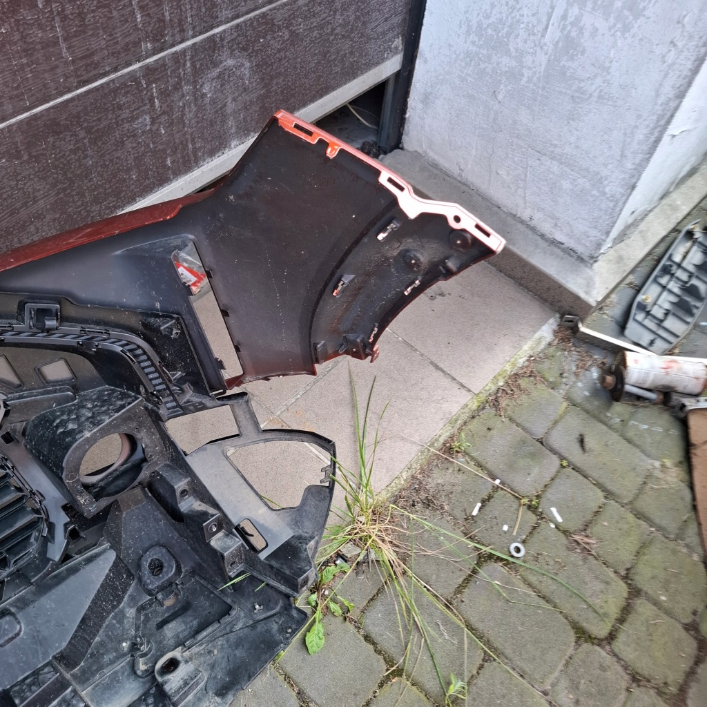 Dacia duster iii 24- бампер перед передний решётка уголок плита pdc Оригинал