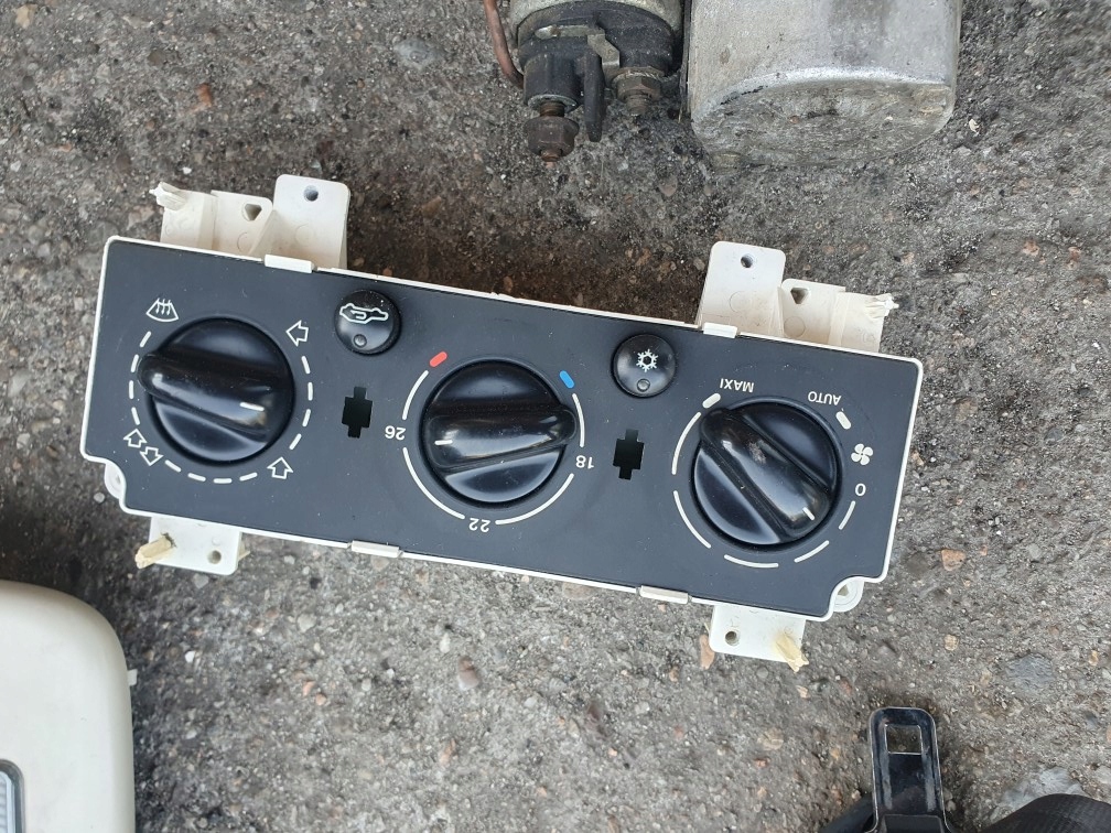 фото №12, Подголовник подголовники задняя 3 szt citroen xsara 99 kombi 1.9 дизель