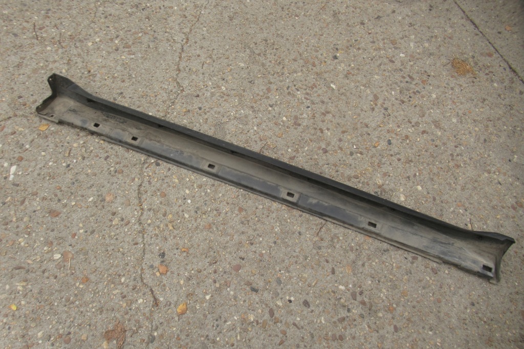 фото №3, Subaru forester 11r молдинг порог правая