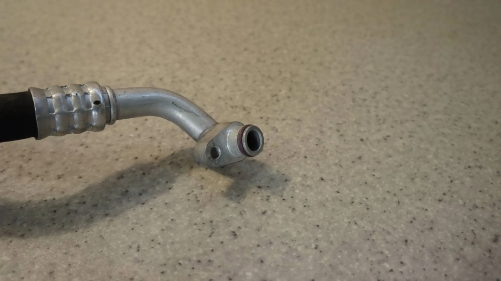 Шланг трубка кондиционера a1728302815 mercedes slk w172 r172 1.8 cgi Оригинал