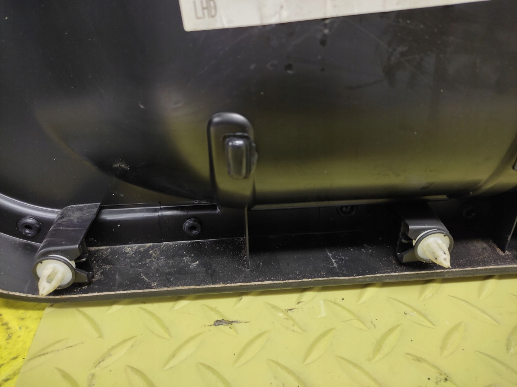 фото №12, Land rover discovery iii обивка обшивка дверь левый перед