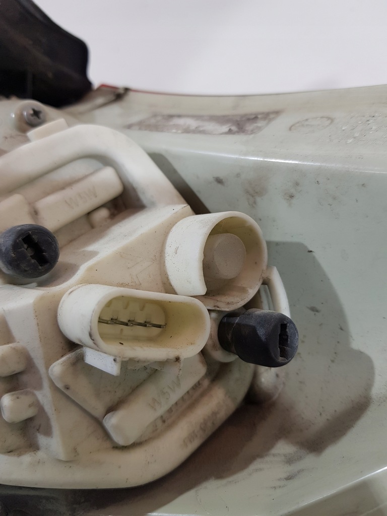 фото №11, Opel astra j iv 4 hb лампа задняя левая задняя левый