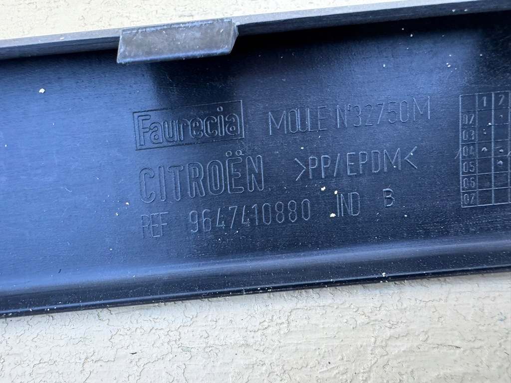 фото №10, Citroen c3 1 i 02-05r молдинг декоративная бампера перед передняя 9647410880