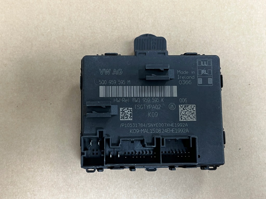 Купить Audi q3 83a блок управления дверь задний 5q0959595m