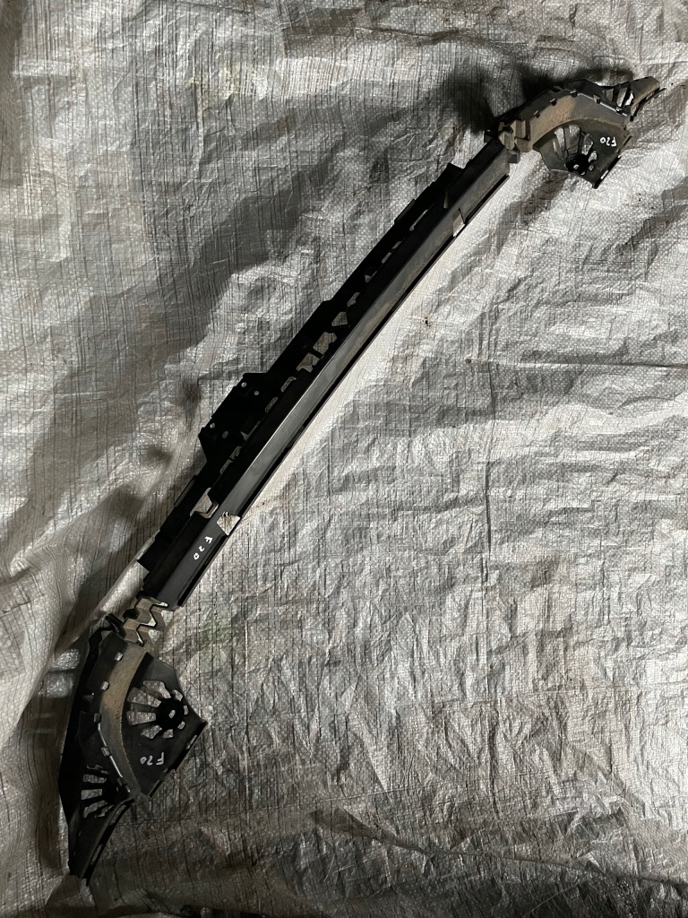 фото №1, 7240953 направляющая бампера задняя bmw f20 f21