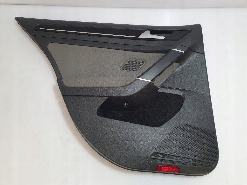 Volkswagen golf vii 2015 комплект обшивка дверей 5g4867011bn quarzit сірі Недорого