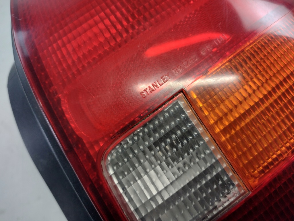 фото №8, Лампа правий задня honda civic vi 6 hb 3d