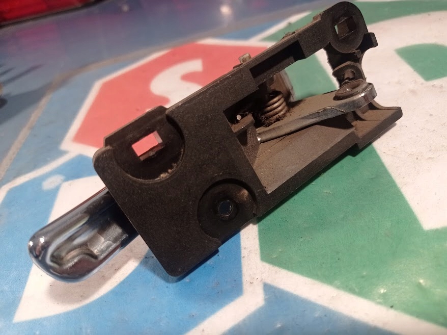 фото №5, Ручка внутренняя левый задняя alfa romeo 156 5d