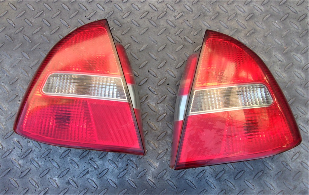 фото №1, Carisma hb lift 99-04r лампа задняя левая правая