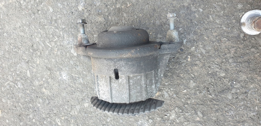 фото №9, Подушка двигуна mercedes e coupe w207 250 cgi