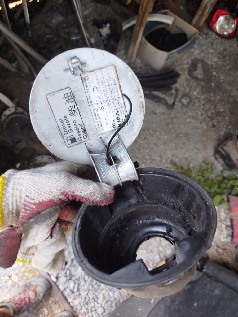 фото №6, Кришка заливної пального seat toledo 2 ii 1m5809905