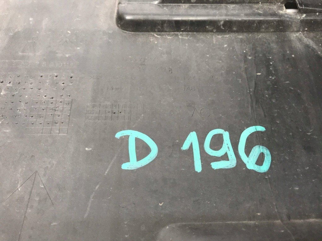 Volkswagen crafter 2017 правый уголок бампера заднего 63330450 с Разборки