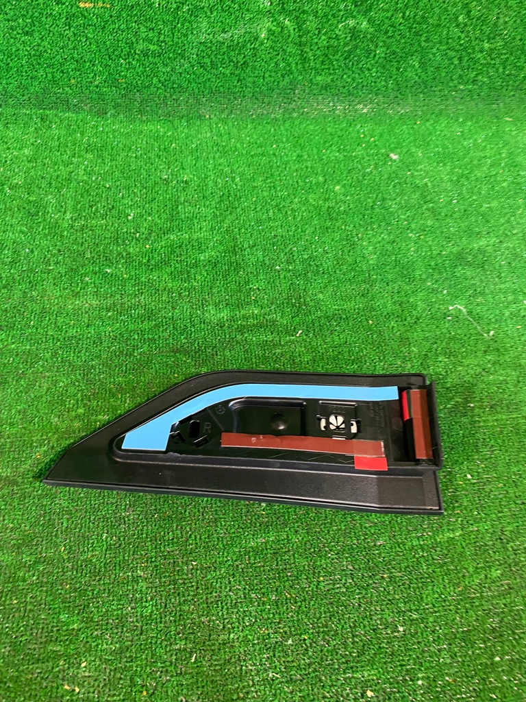 фото №3, Накладка порог правая задняя porsche taycan