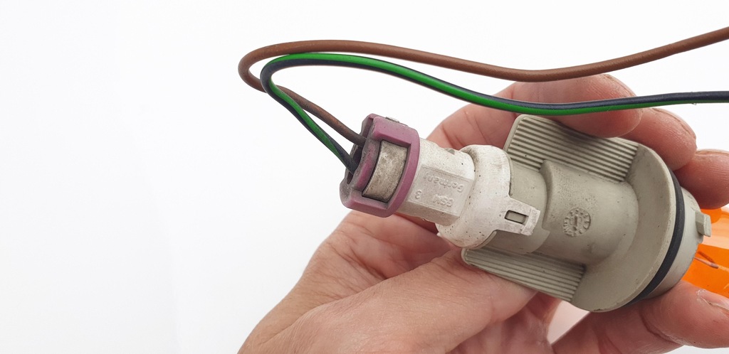 фото №11, Audi a4 b5 przed liftem цоколь поворотник лампы лампа передней перед