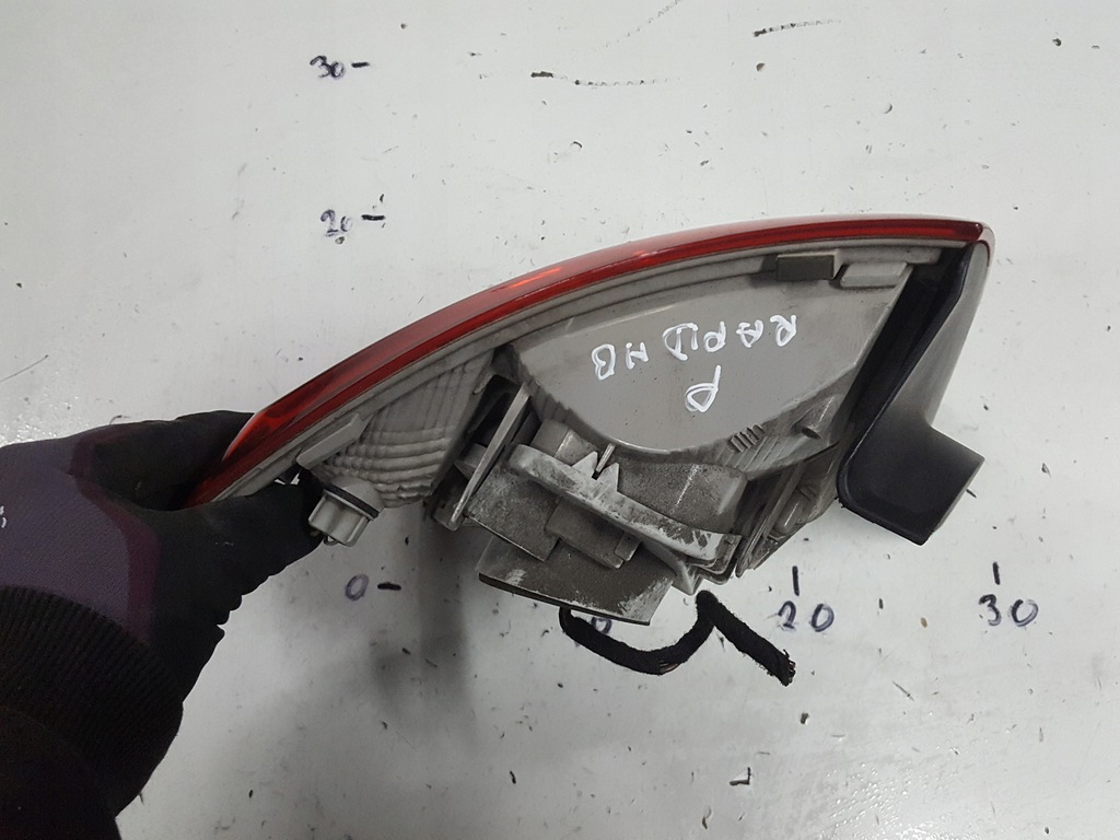 фото №4, Skoda rapid 12-17r liftback лампа правая задняя