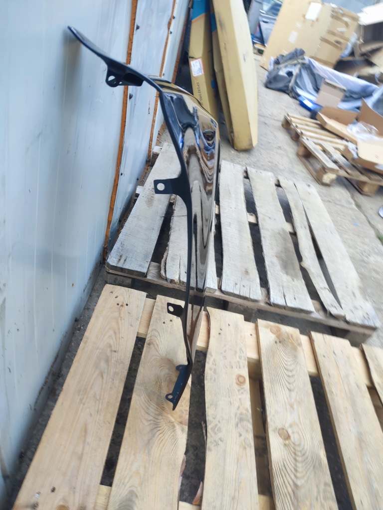 Крило правий aluminiowy audi a8 d4 4f 4h 12.09 - 09.17r код лакофарбового покриття ly9b в Україні