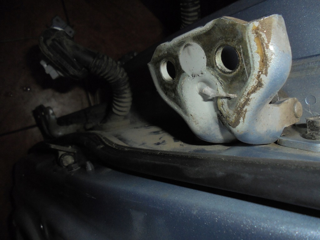 фото №1, Kia sorento 2.5d 05' петлі двері правий задня