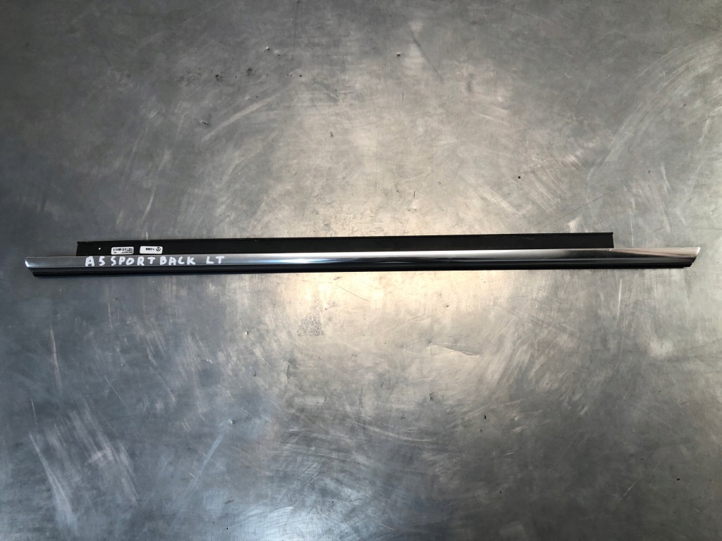 фото №1, Молдинг уплотнитель левая a5 sportback 8t8853763f