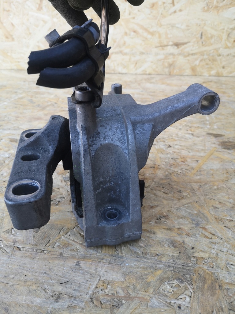 фото №6, Audi q3 8u кронштейн подушка двигателя 2.0 tdi 5n0199262