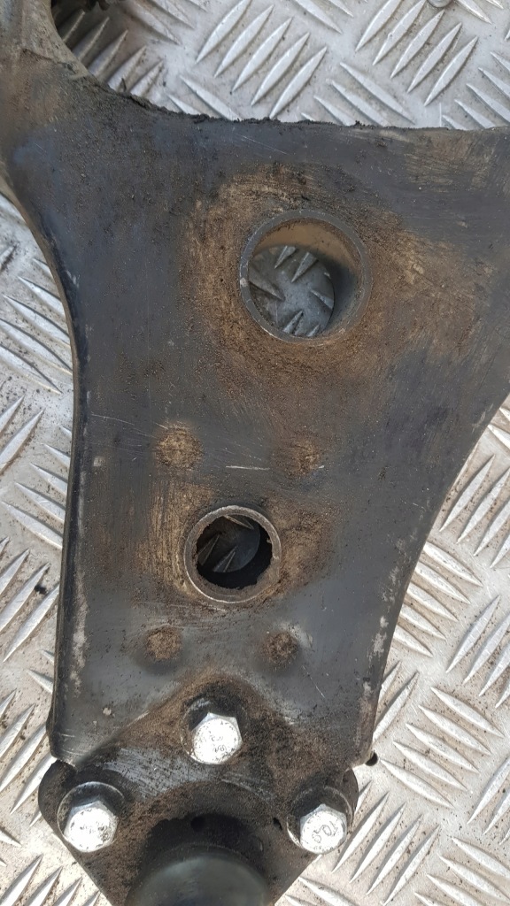 Купити Mercedes w169 важіль перед лівий правий нижній