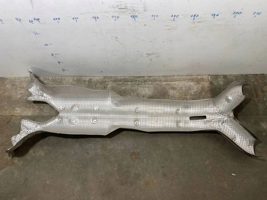 фото №5, Aston martin db11 2019 защита тепловая трубы выпускной