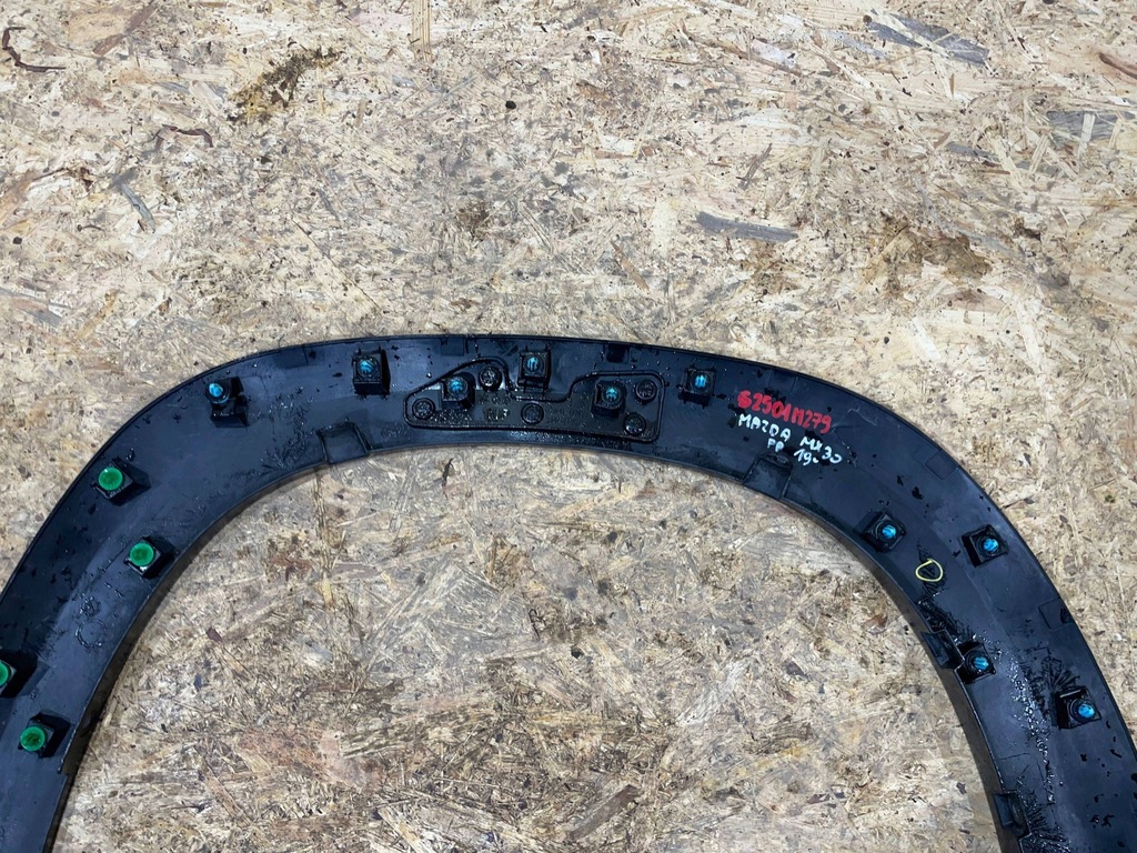 фото №10, Mazda mx30 mx-30 20- молдинг накладка na крыло правый перед передняя