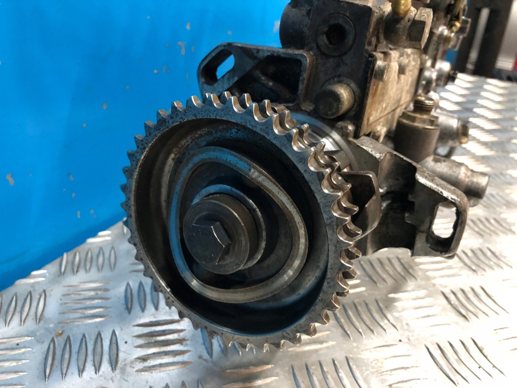 фото №4, Mercedes w124 2,5 d om602 насос впрыскная 6020702101