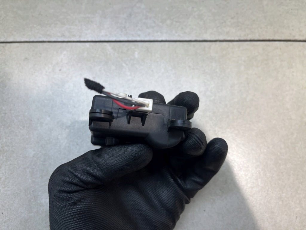 фото №6, Моторчик отопителя laguna iii 2.0 dci 52410555 a24851a8400001