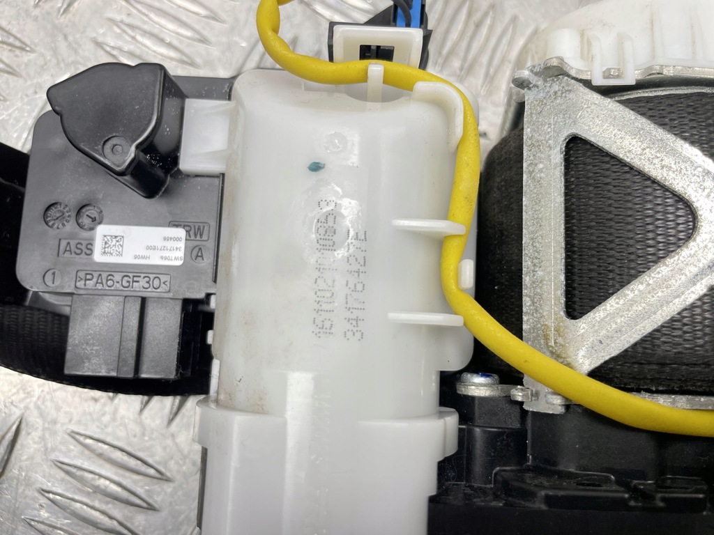 фото №10, Mercedes w213 pas безопасности правый перед натяжитель a2138605600