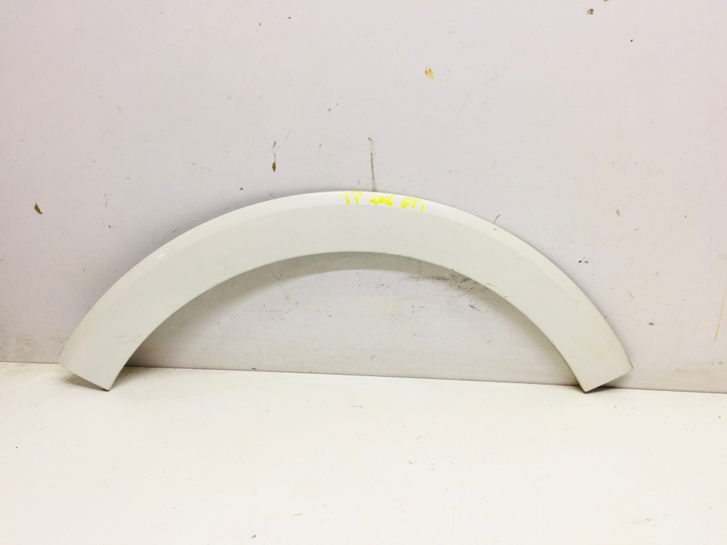 фото №1, Молдинг крыла правый задняя peugeot 208 gti