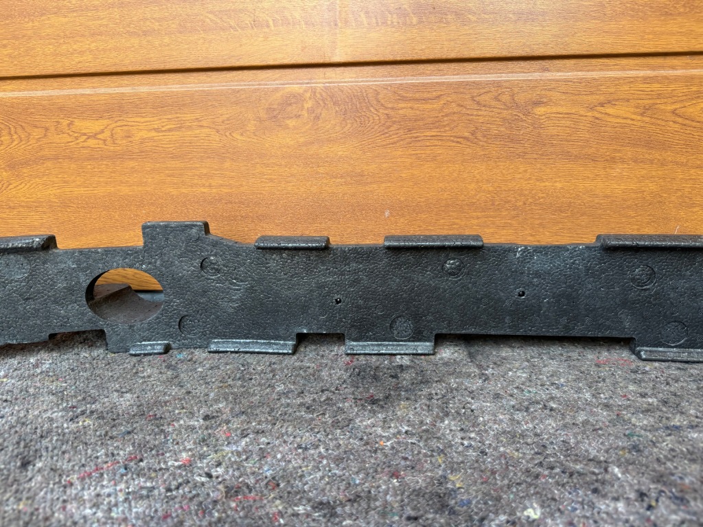 Bmw 1 f20 f21 рестайлінг  lci абсорбер піна бампера балка перед 7371730 Ціна