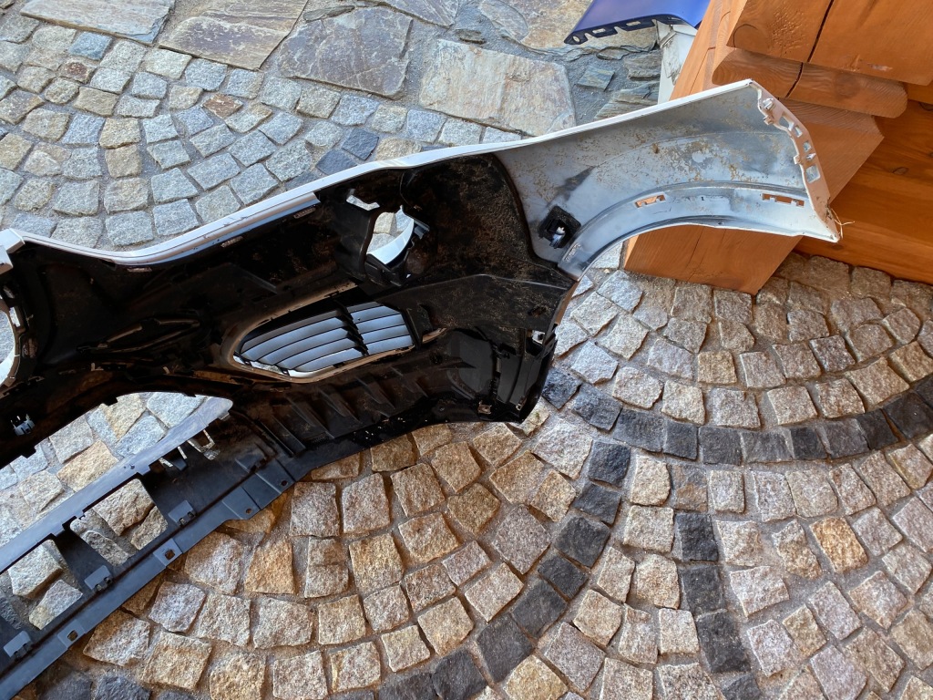 Bmw x1 f48 бампер накладка решётка перед 7354815 оригинал в Украине