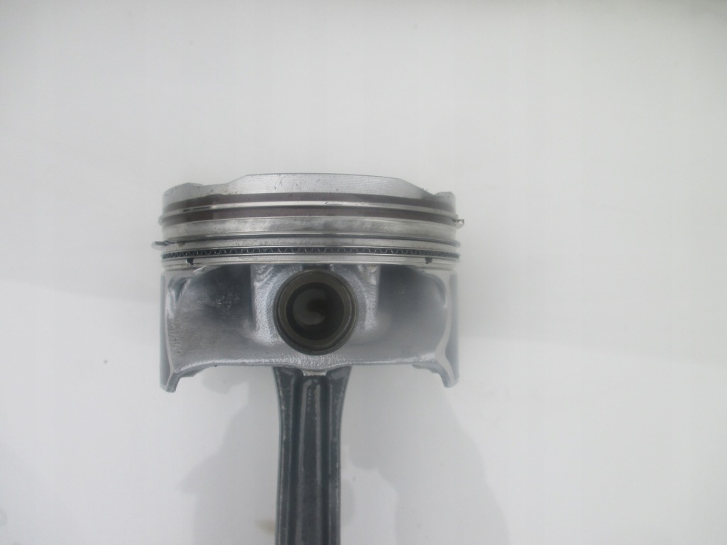 фото №1, Mercedes w176 w246 w117 cla gla w156 поршень